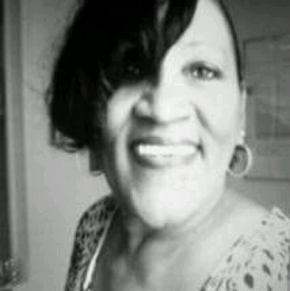 Meet your Posher, Juanita - Picture 1 of 1